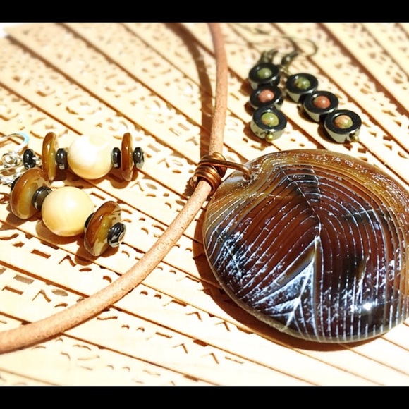 Meet your Posh Ambassador Red Buffalo Island - Picture 7 of 8